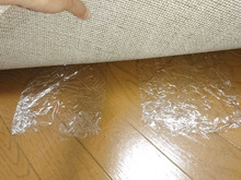 【試してみた】フローリングの上のラグやカーペットをずれなくする方法