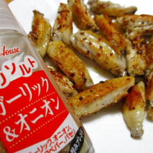 ふりかけて焼くだけ!ガーリック&オニオン鶏スペアリブ