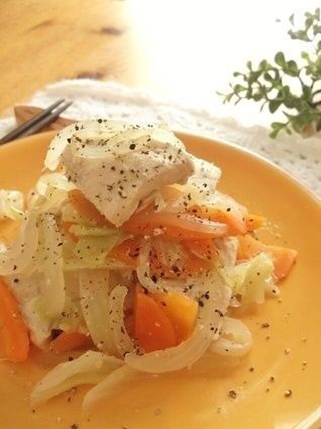 漬け込んでおけば8割方完成♪マヨポン鶏むねと野菜の重ね蒸し