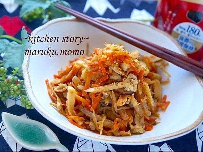 鮮度の一滴!ごまが香ばしい♪きんぴらごぼう&初デートの焼きおにぎりを再現?!