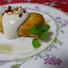 ピュアホワイトに寄り添う、クリチ・・・・クレープにハグされた結末は・・・・