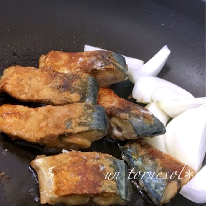 ④サバはあまりつつき過ぎないで!