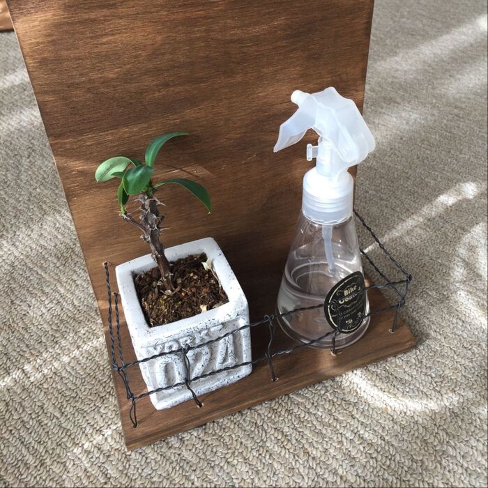 簡単DIY♪ 端材とワイヤー飾り棚