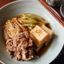 厚揚げでコク&旨味UP!豚こまの簡単肉豆腐