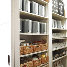 【道具不要】パントリーのごちゃごちゃ感もこれでスッキリ!目隠し収納