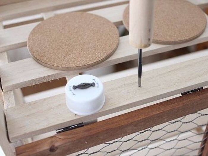 ペットボトルのキャップを固定