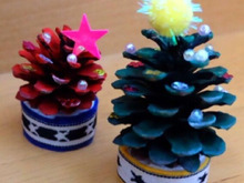 【試してみた】まつぼっくり×ペットボトルのふたで♪とってもかわいいクリスマスツリー★