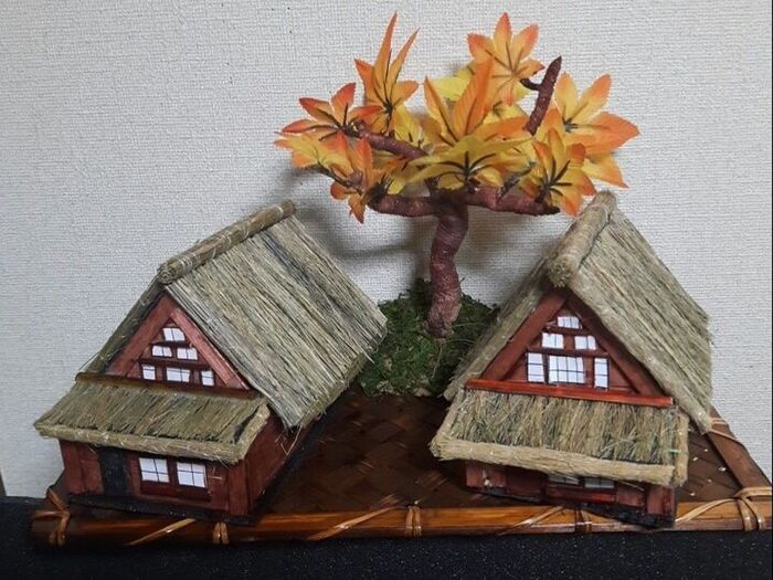 3、合掌造りの家を飾る。