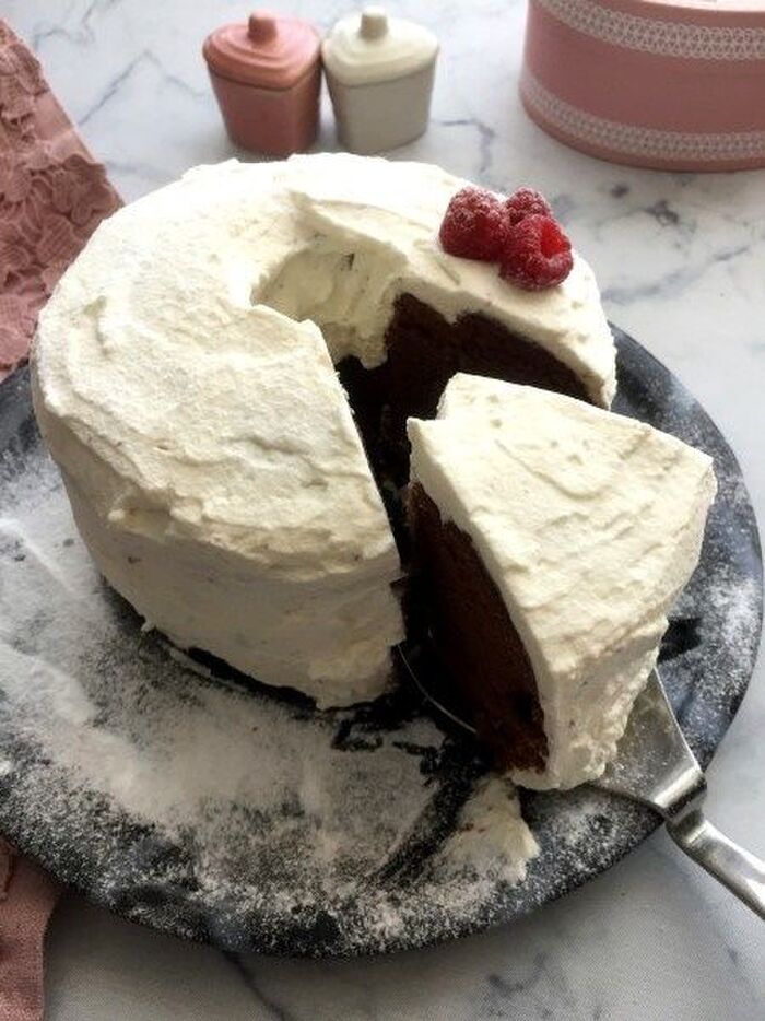 しっとり濃厚なダークチョコシフォンケーキ