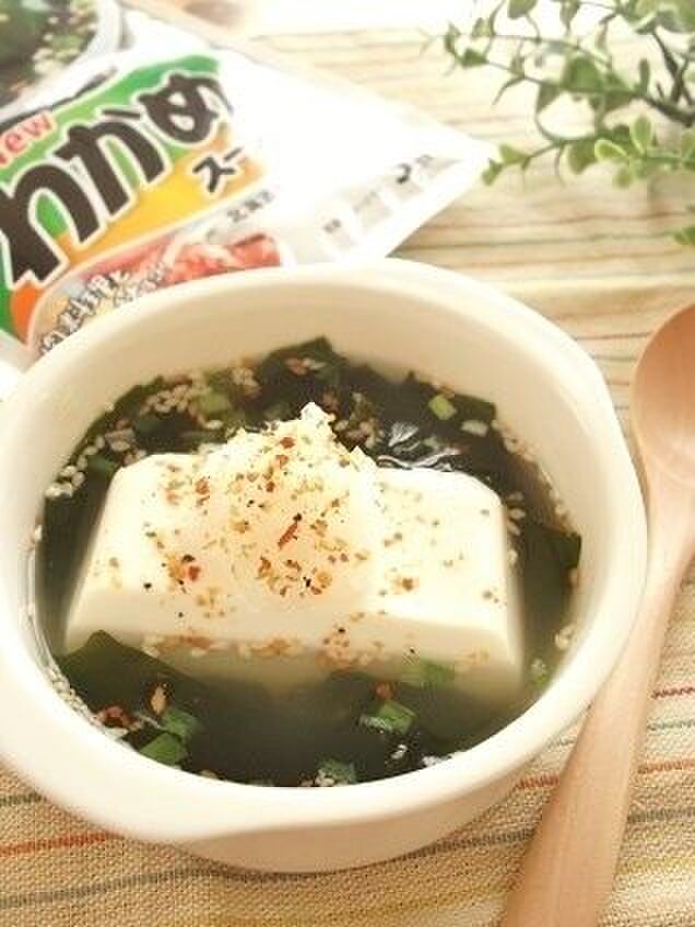 レンジで2分♪湯豆腐じゃないよ!絹ごし入りわかめスープ