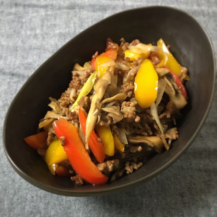 オイスターソースで味付け♪豚ひき肉と舞茸の具沢山チャプチェ