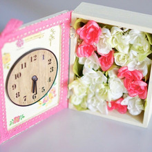 100均時計を使って、華やかリメイク☆贈り物にお勧め!