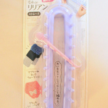 ダイソーで発見!本格的マフラーが編める便利グッズ♪