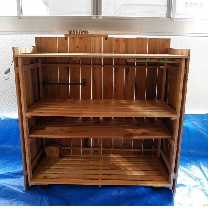 内側にお好みで棚板を足す