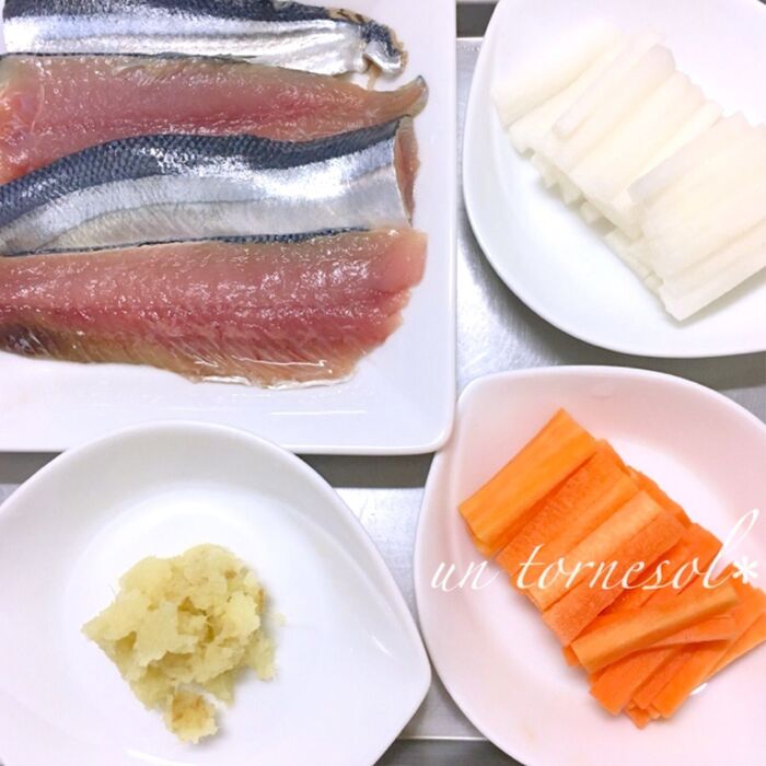 ①サンマに塩をふって臭みを軽減!