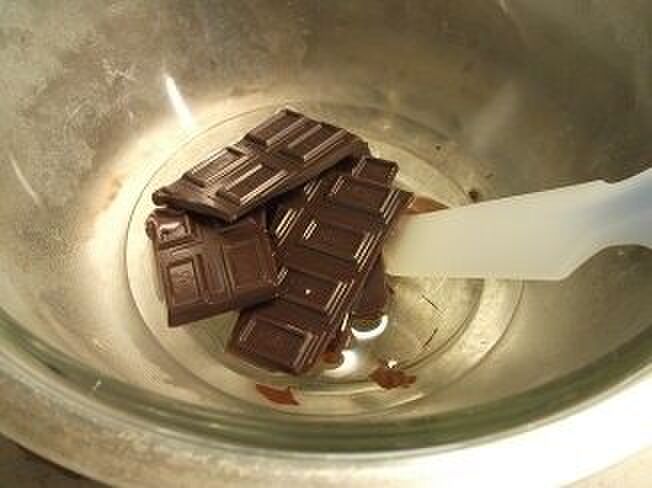 オーブンを180度に予熱後、生地作り