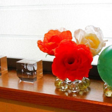 セリアのエレガントローズワイヤー×3とビー玉で⇒100均材料で薔薇のトイレ用お花飾り♪