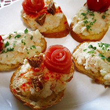 お家バルレシピ!生ハム薔薇咲くツナじゃがピンチョス♪