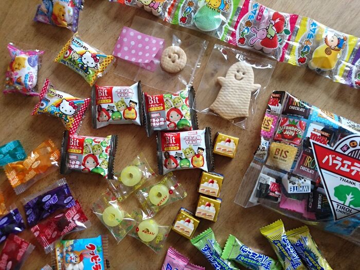 お菓子は個包装のモノがオススメ♪
