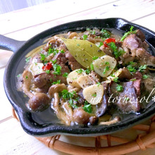 貧血予防効果に‼パーティーなどにもオススメ☆レバーとしめじのアヒージョ