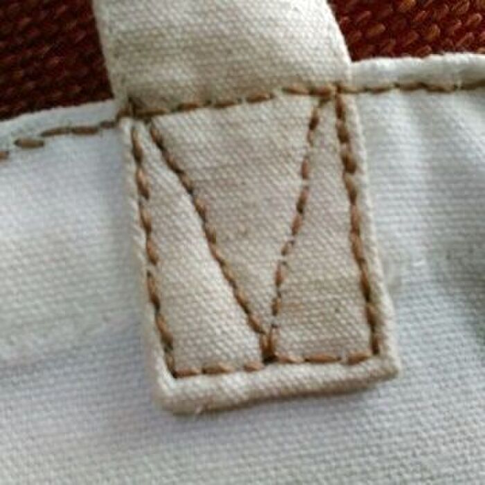 本体と袋布の口部分を縫い合わせます。