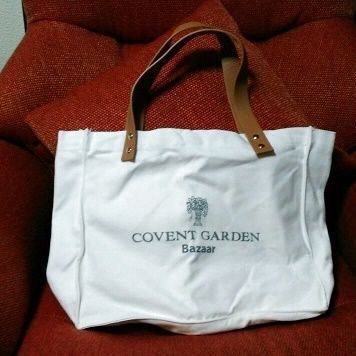 貰った当初はこんなバッグでした。