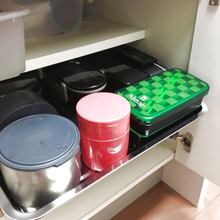 使いづらいカウンター下の収納を、すのことステンレストレーで解決