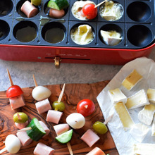 お手軽パーティー♡チーズフォンデュ&アヒージョ【たこ焼き器ピンチョス簡単】5分以内