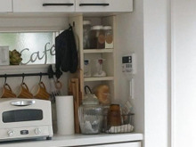 キッチンカウンターの上にSPF材で簡単ピッタリシェルフ