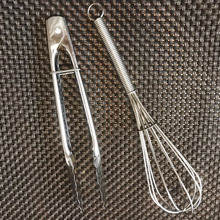 普通サイズより出番あり?! 100均ミニトング&ミニ泡立器