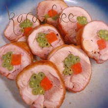 レンジで簡単激ウマ♡おせちに入れたいチキンロール