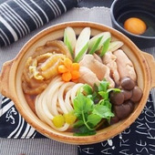 一鍋で満足!あつあつレシピ「鶏すき鍋うどん」