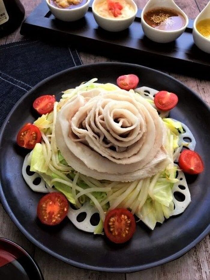 4種のタレで!温めていただく豚バラ肉のバラ温サラダ