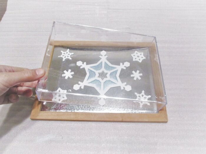 ②クリアケースをのせる