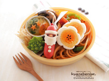 海苔のカットなし!サンタさんをのせるだけの簡単キャラ弁