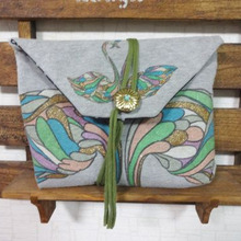 着なくなったTシャツ2枚をリバーシブル クラッチバッグにリメイク!