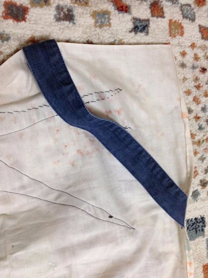 ソファーやTVにかけられる様に