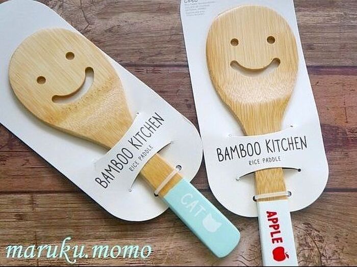ダイソー100均のバンブー素材の笑顔になるしゃもじ♪