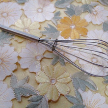 100均のシンプルな小さめの泡だて器!お子様にもおすすめ♪