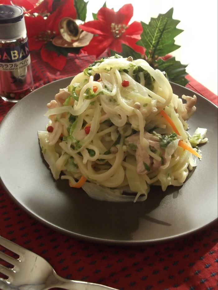 野菜たっぷり♪まるでパスタ!白菜と豚肉のチーズクリーム焼きそば