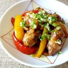 柔らか豚肉とパプリカの黒酢炒め