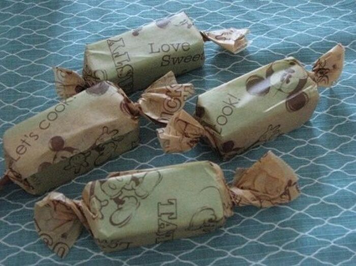 オーブンシートで石鹸を包む