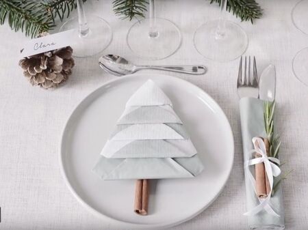 138円の紙ナプキンで作るおしゃれクリスマス🎄ツリー