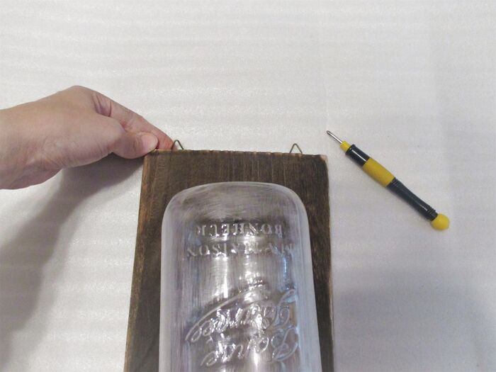 ⑧三角吊り金具をつける。