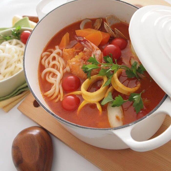 あつあつ鍋うどん!「ブイヤベース風トマト鍋」