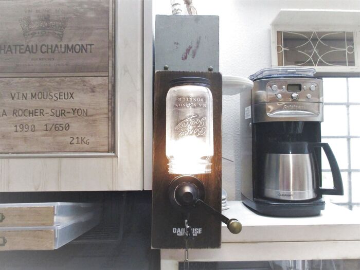 セリアでリメイク!アンティーク風コーヒーミルライト