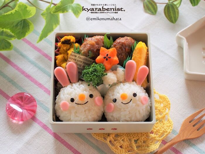 キャラおにぎりの詰め方の工夫~うさぎちゃんおにぎり弁当~