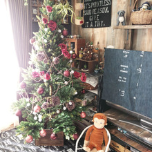 100均の造花を使ってクリスマスツリー