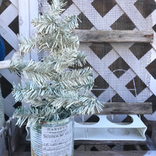 100均クリスマスツリーをナチュラルに。