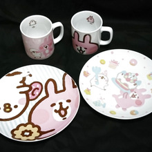 ゆるっと可愛い♡カナヘイさんのイラストのカップとお皿